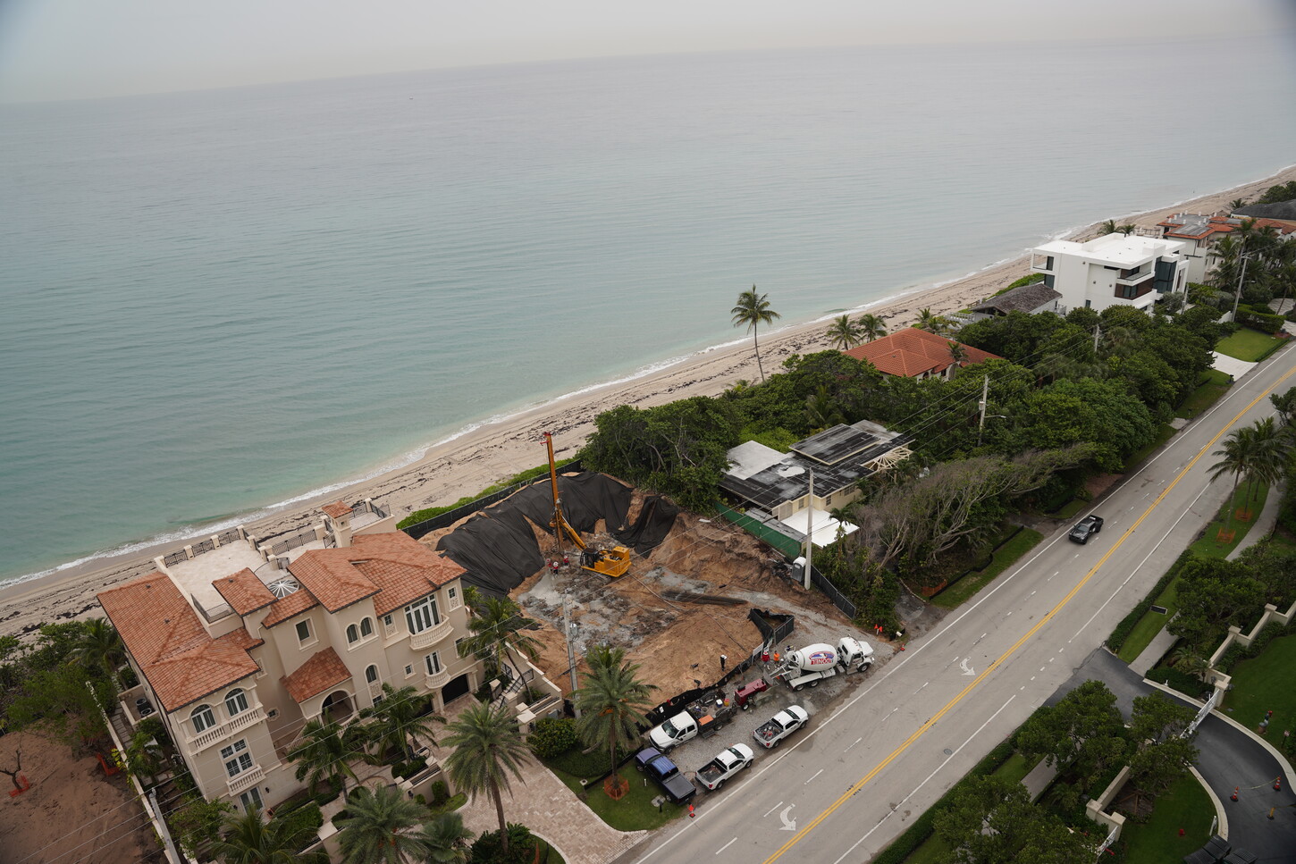 Aerial view of an oceanfront Boca Raton residence during construction