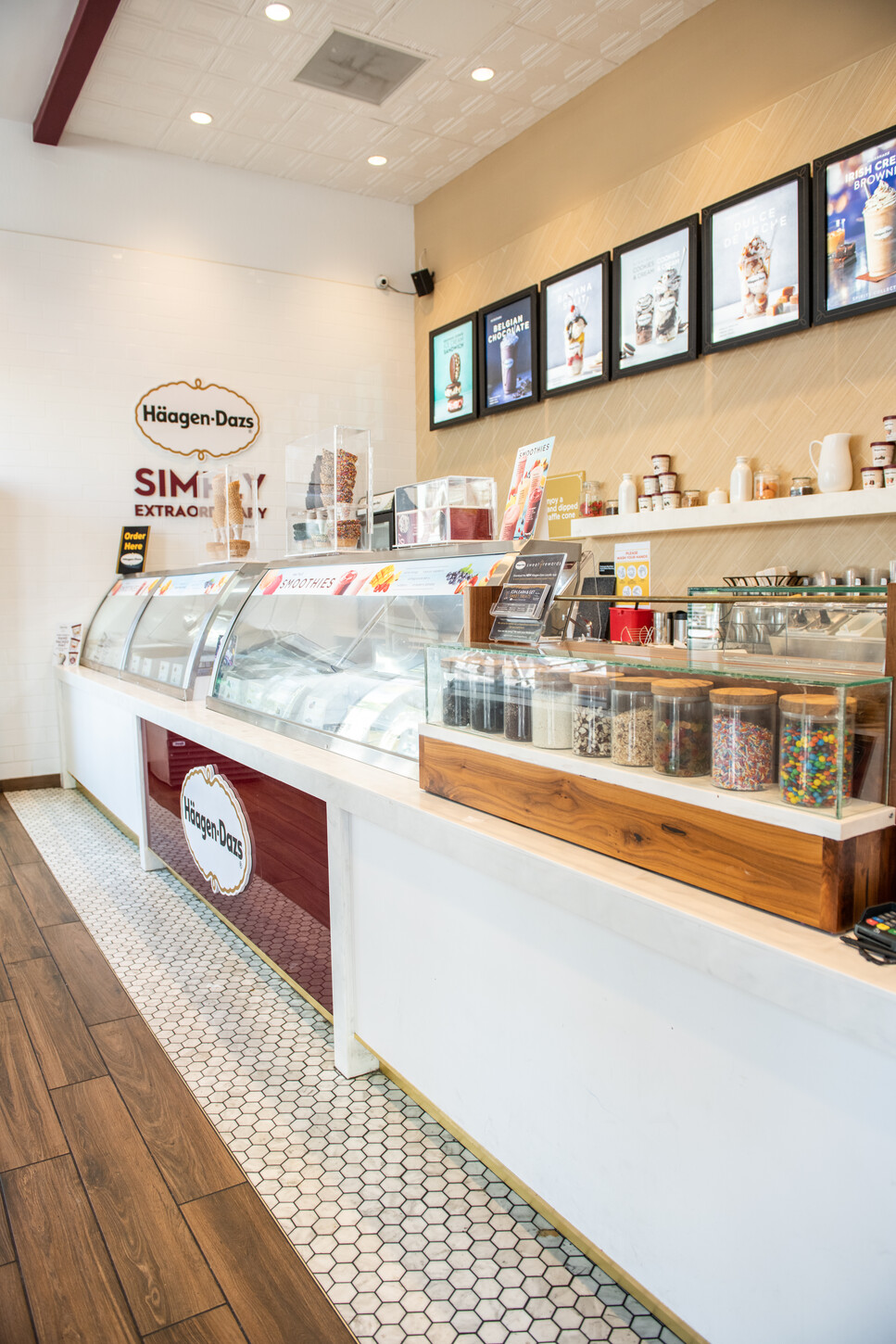 Custom floating shelf, or repisa flotante, above the Häagen-Dazs Miami service counter